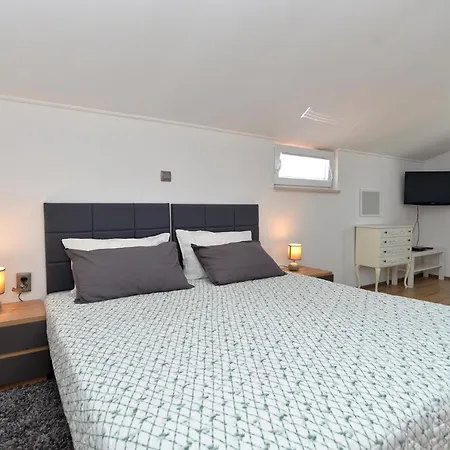 Majda 2223 Apartman