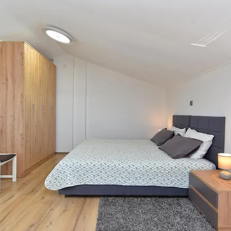 Apartment Majda 2223 Vodnjan